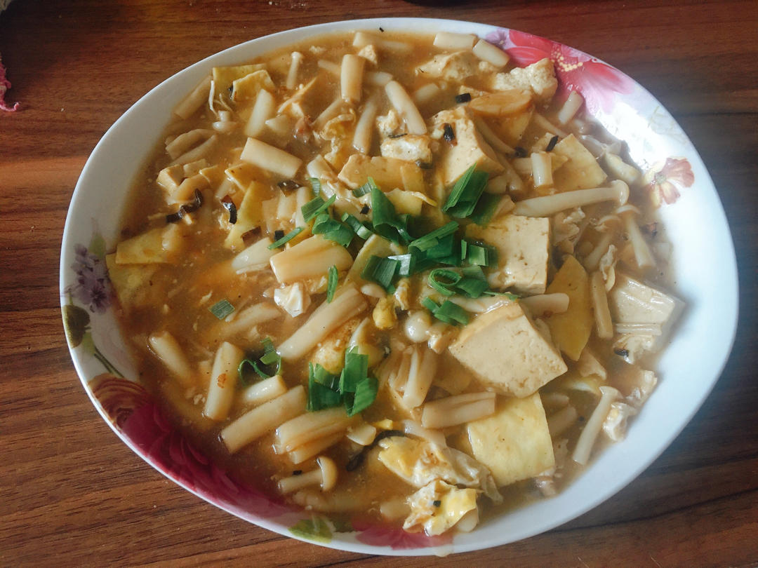 海鲜菇豆腐汤，超简单，晚上喝一碗暖暖的🍲