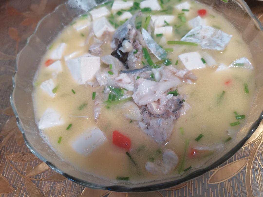 鱼头豆腐汤，简单易做零失败，鲜美得很