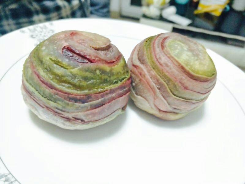旋彩蛋黄酥
