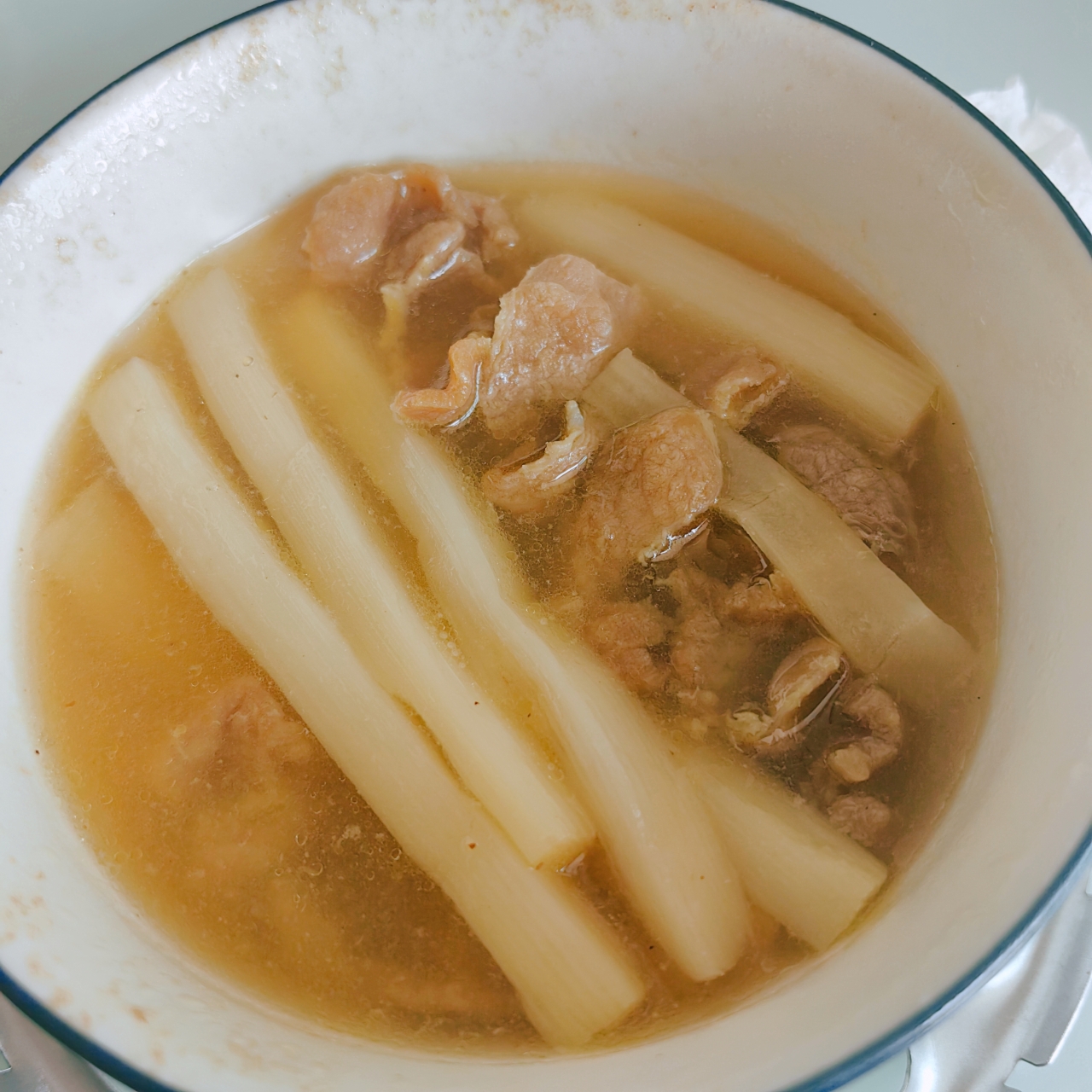 微波炉肉片笋汤，早上简单快手有肉有汤有纤维可以加碳水，不用洗锅只用一个碗的做法