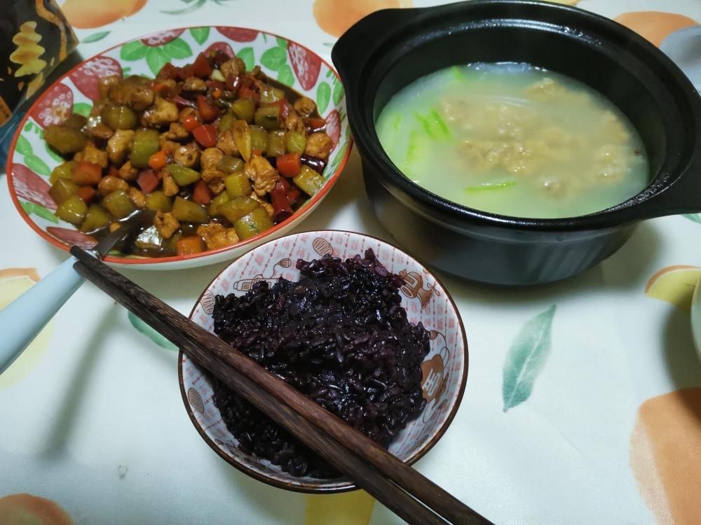 黄瓜鸡丁