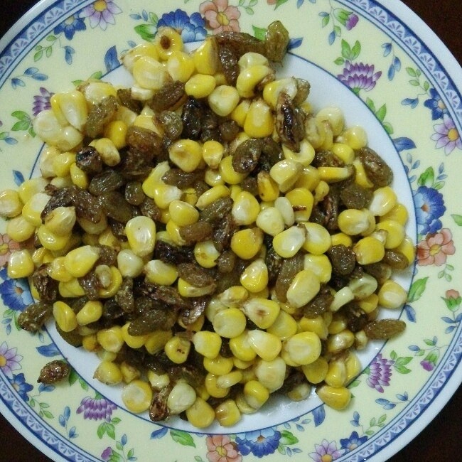 玉米炒葡萄的做法