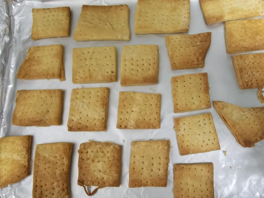 高钙奶盐苏打饼干