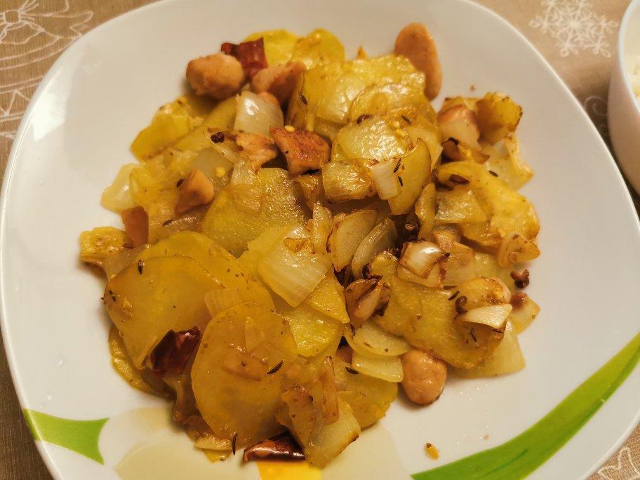 边吃边流泪的「孜然土豆片」