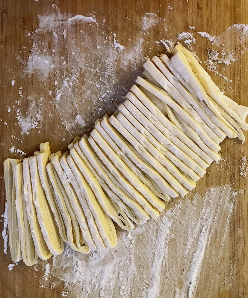 快手纯手工擀面条