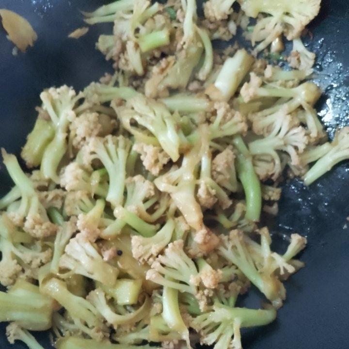 肉末香锅花菜