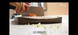 菜花米石锅拌饭&生菜包牛肉&包菜酱！的做法 步骤2