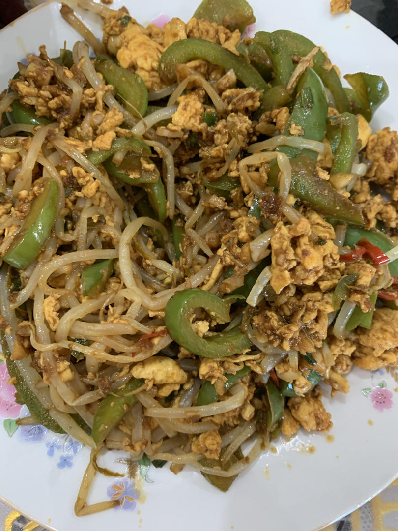 网红同款🤩爆炒“鸡蛋粉丝韭菜豆芽菜”