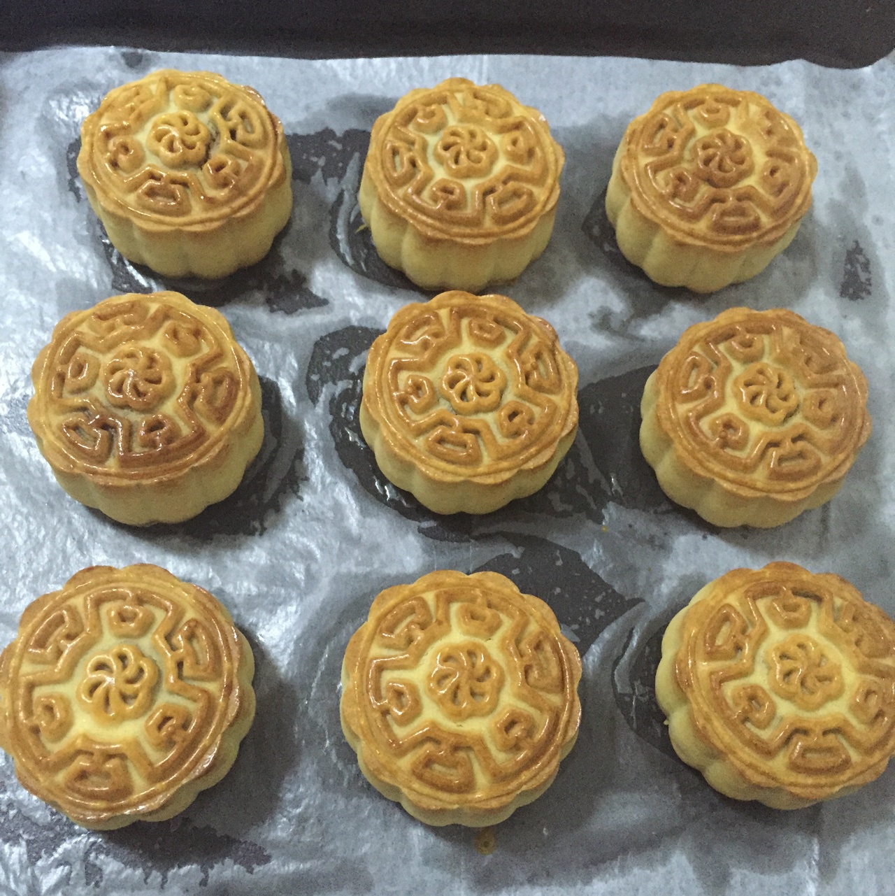 广式月饼—蛋黄莲蓉月饼