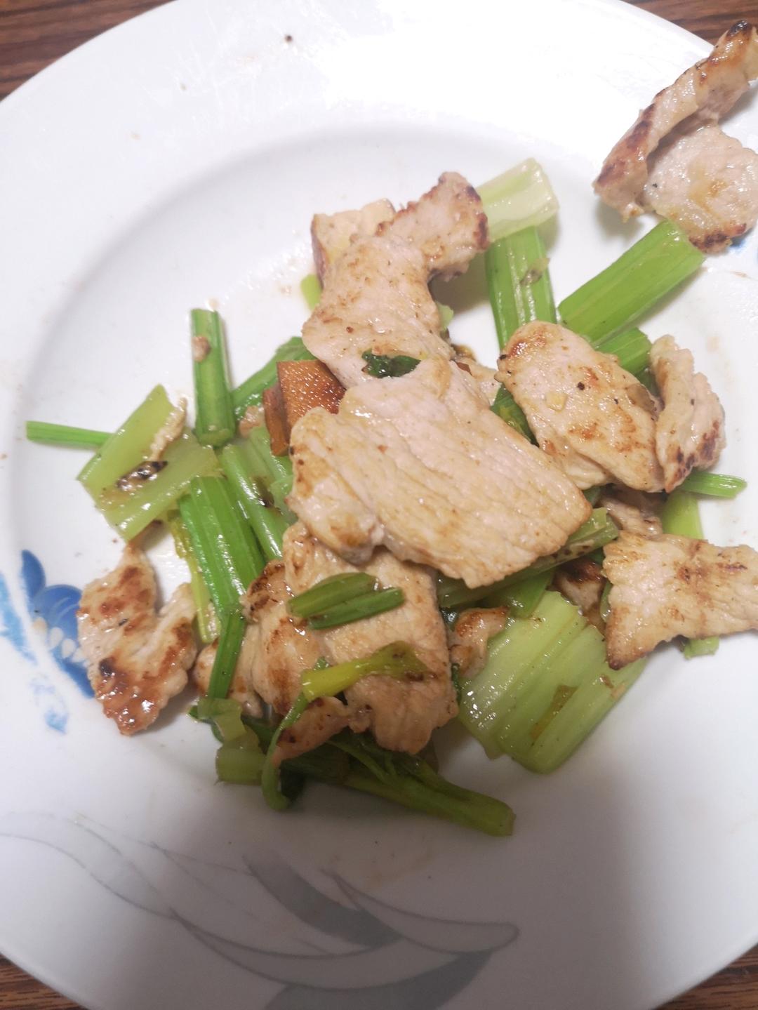 【芹菜香干肉丝】很奇怪！只有妈妈才炒得好这肉丝！