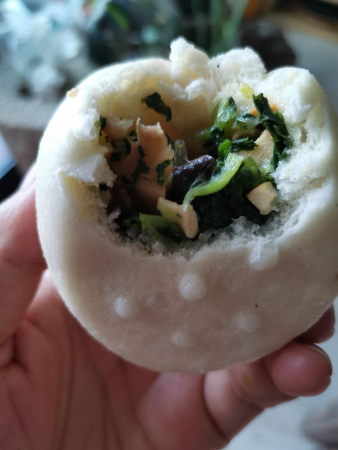 油菜香菇菜包