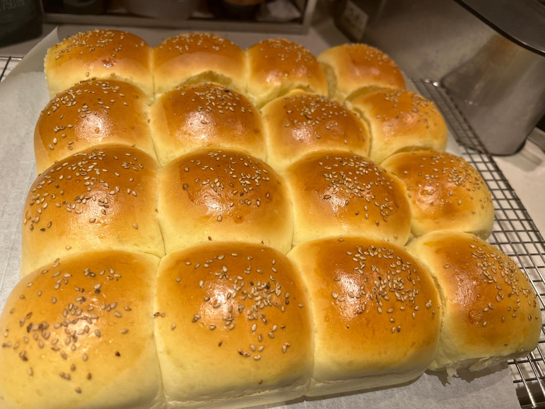 🥛超简单快手，柔软拉丝，一次发酵，牛奶小餐包