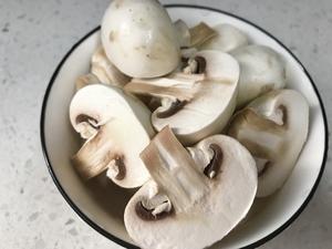 菌菇豆腐煲（砂锅版）的做法 步骤3