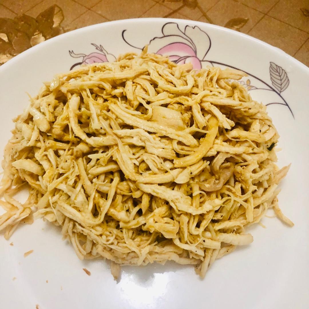 椒盐咸蛋黄手撕鸡胸肉