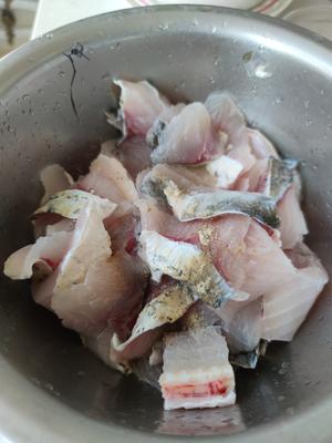 西安炝锅鱼的做法 步骤3