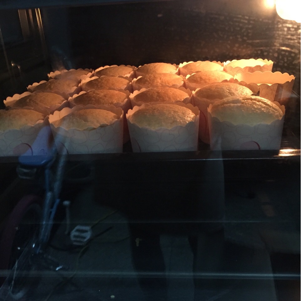 戚风小纸杯蛋糕