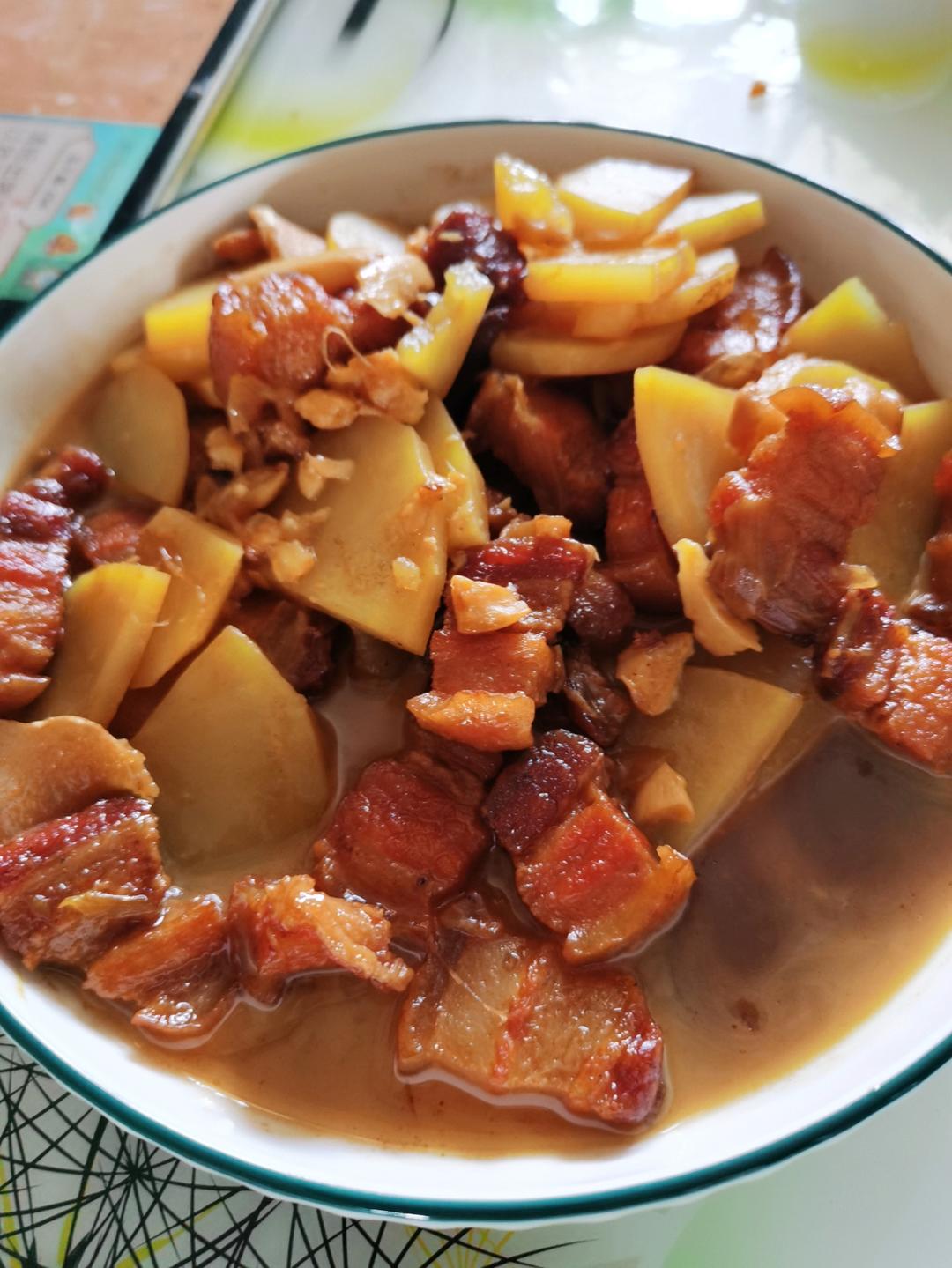 红烧肉炖土豆（丝毫不腻）
