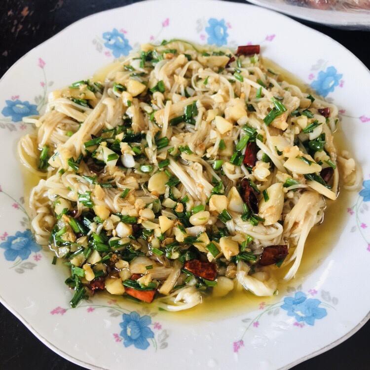一口上瘾的蒜蓉金针菇