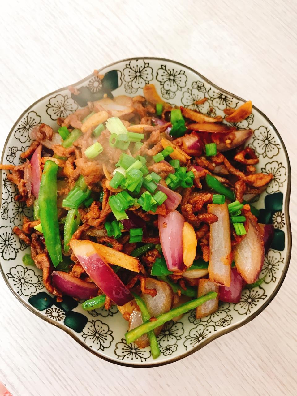 洋葱青椒炒肉丝