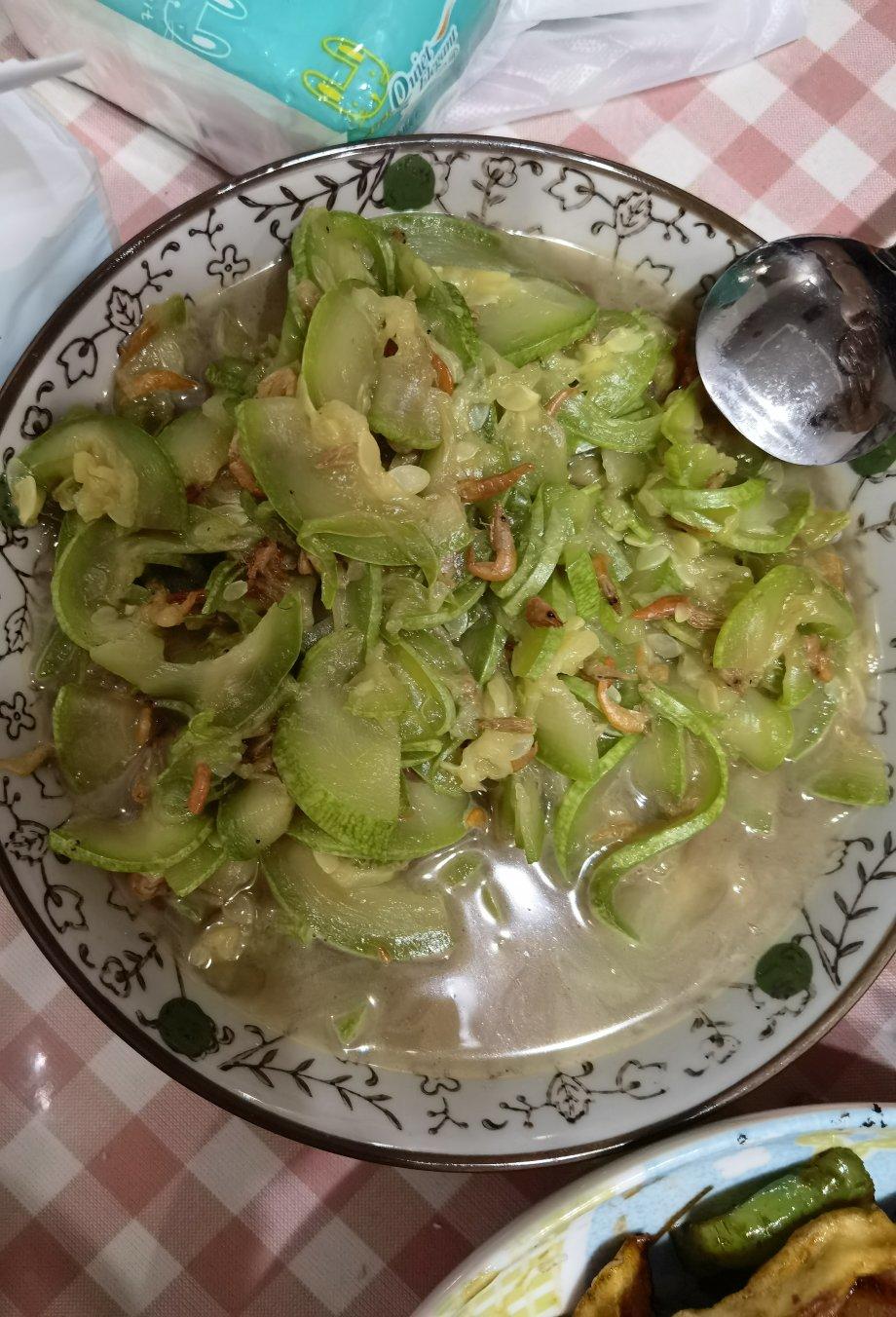 虾皮炝西葫 补钙神器