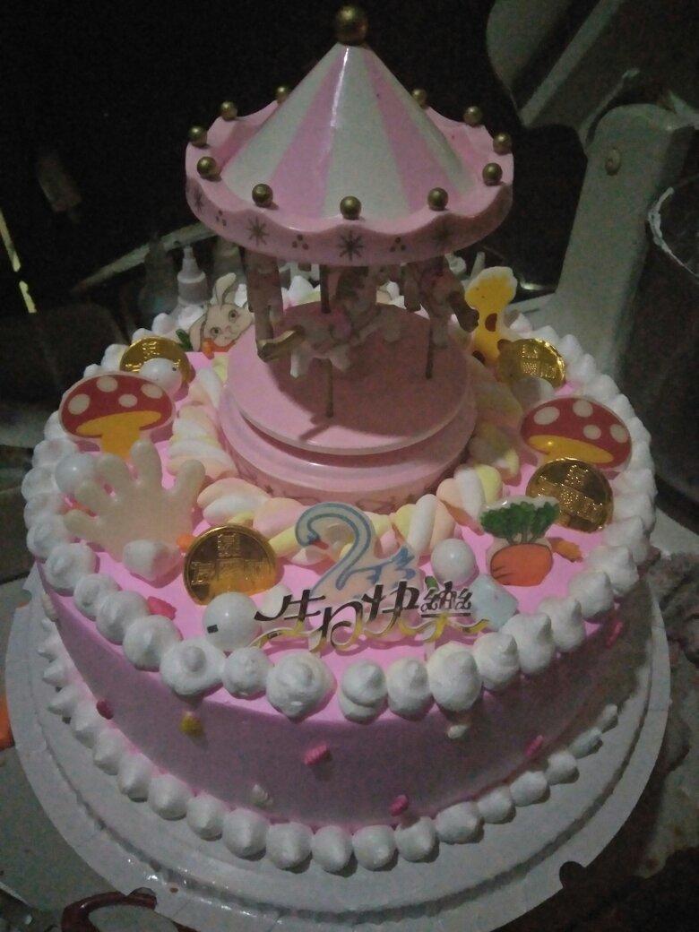 草莓生日蛋糕