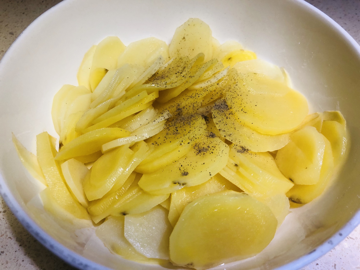 健康版的土豆泥蛋黄酥的做法 步骤4