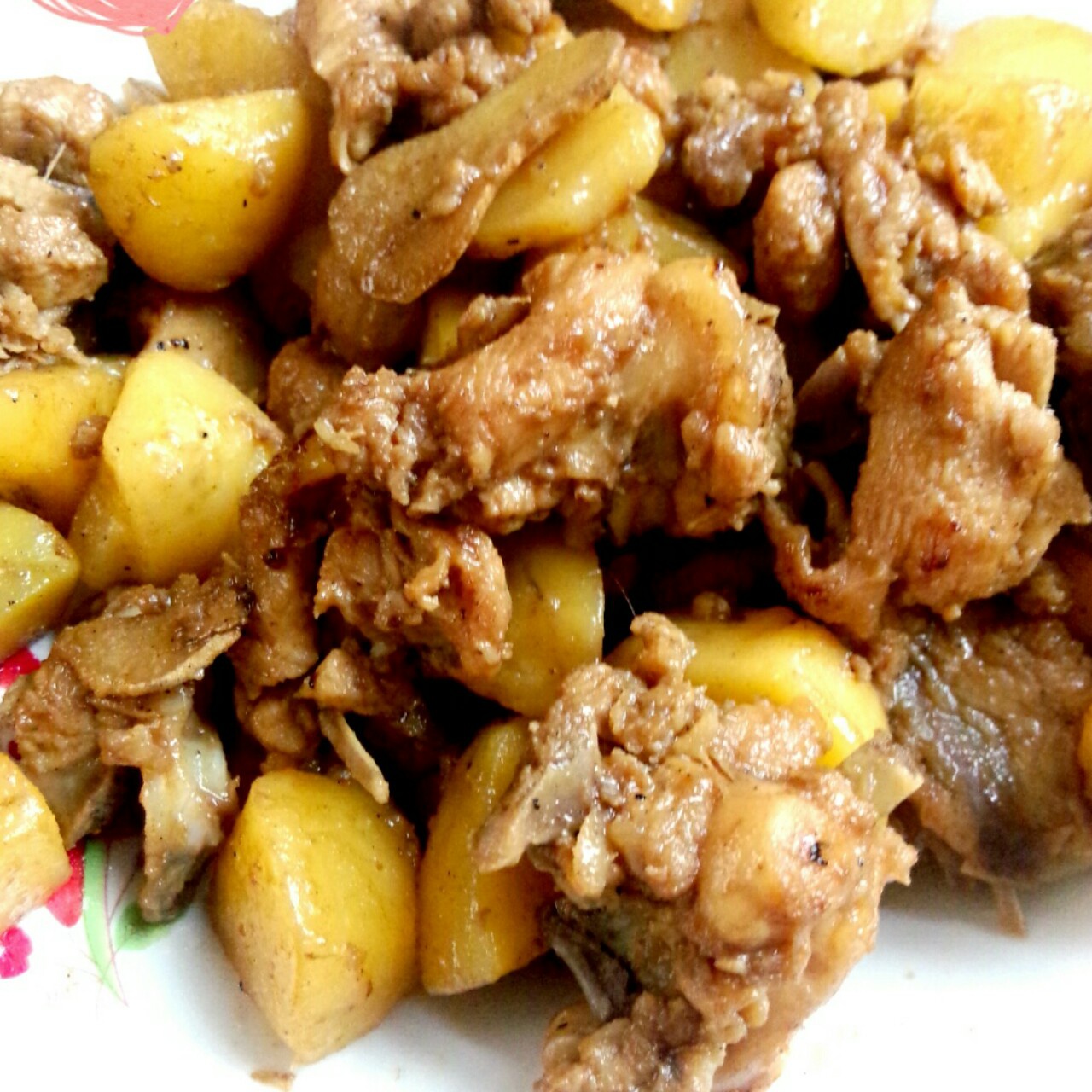 红烧鸡块炖土豆