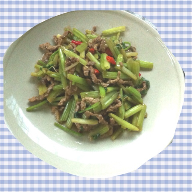 泡椒芹菜牛肉丝