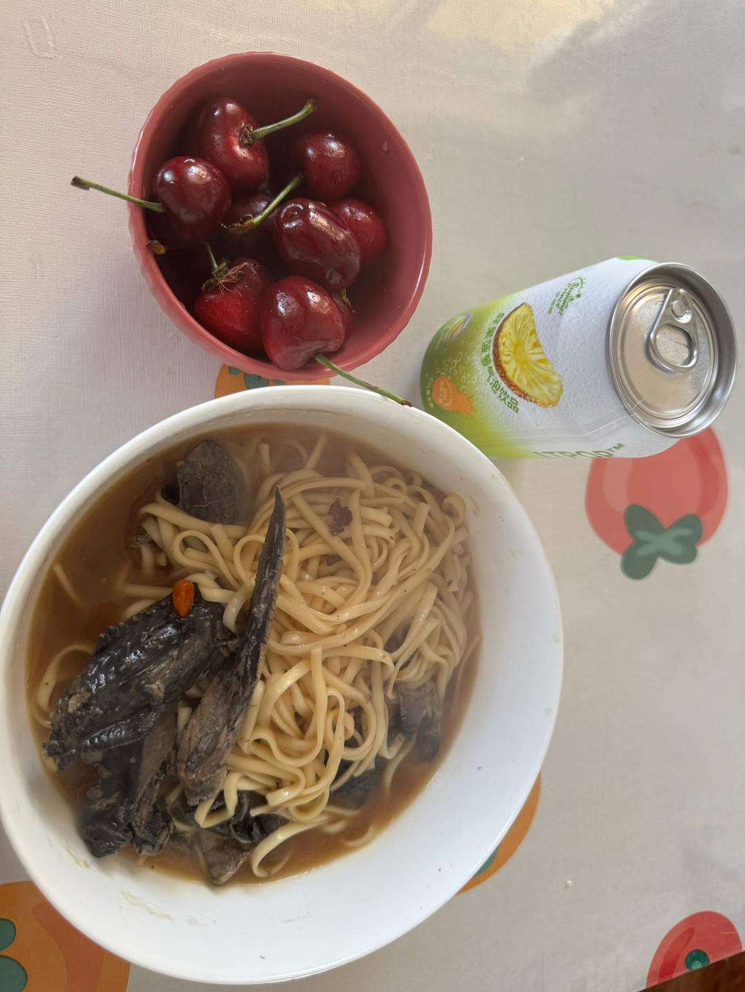 养猪场今日份的猪饲料