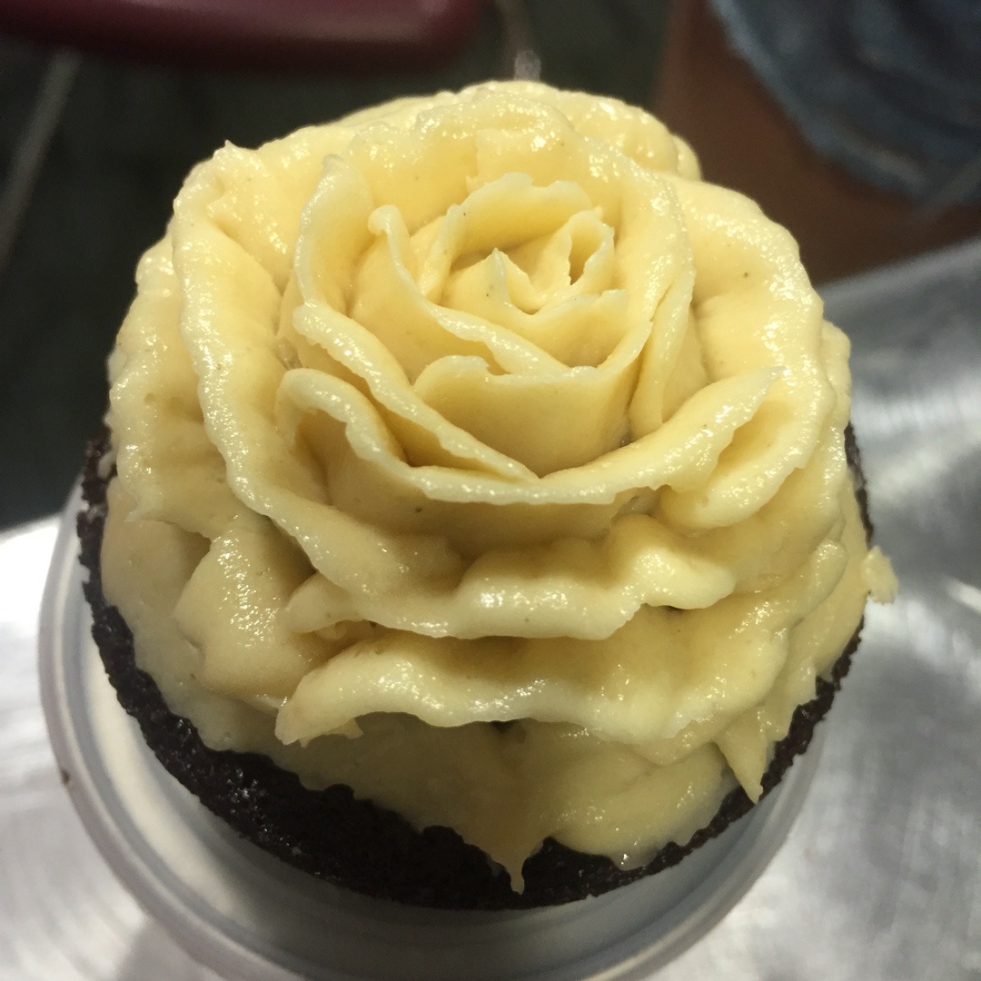 古典巧克力cupcake配马斯卡彭奶油霜