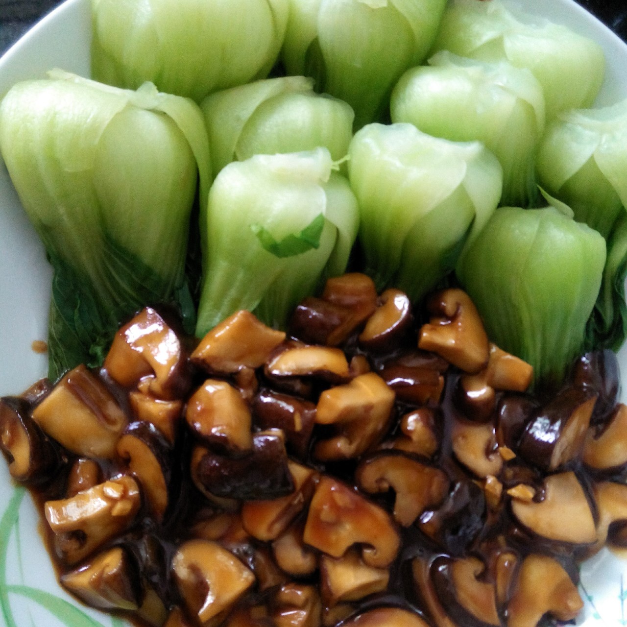浇汁香菇油菜