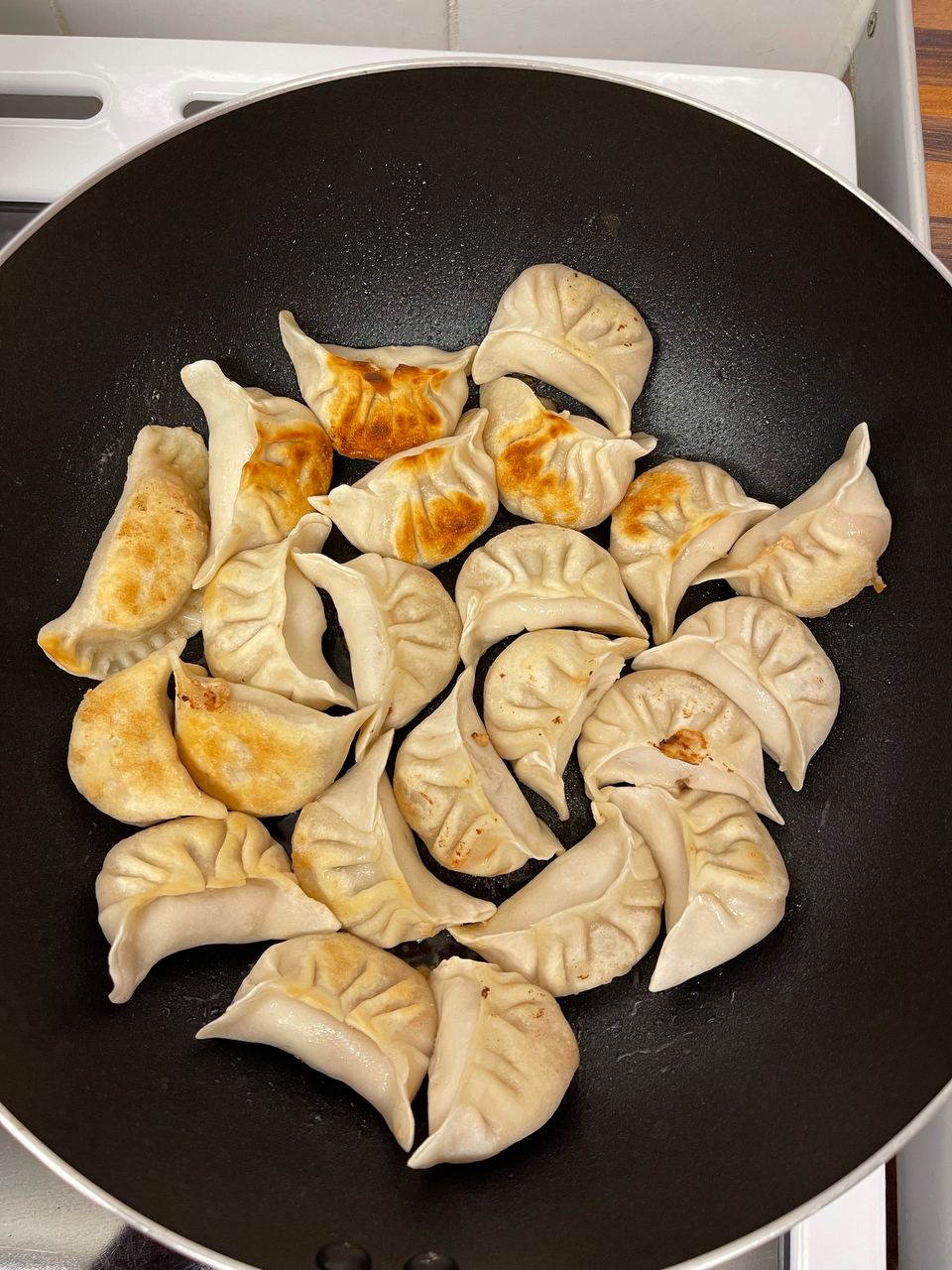 2020.7.20记录晚餐  一不小心被做成了锅贴的「素三鲜饺子」
