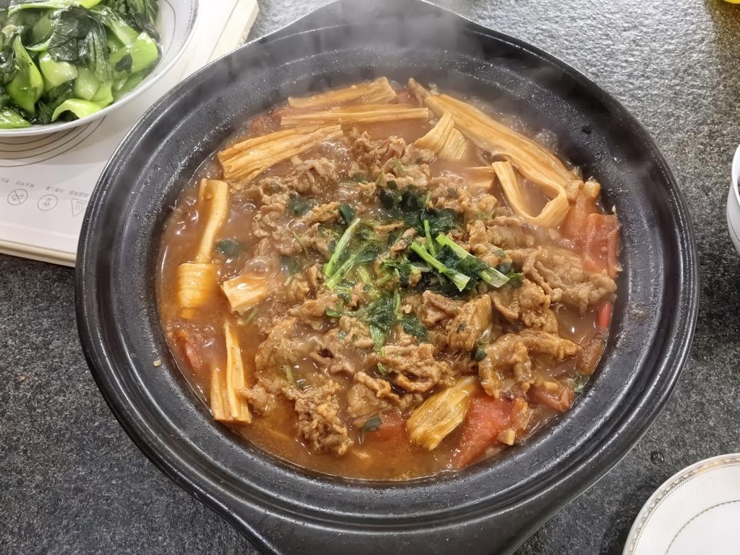 牛肉腐竹番茄煲