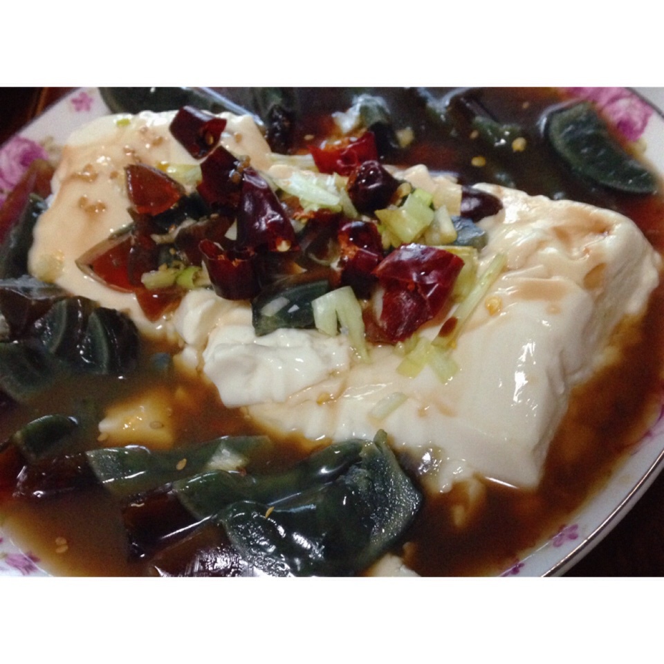凉拌皮蛋豆腐