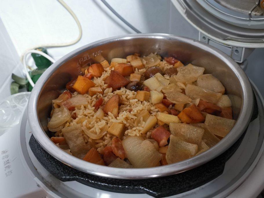 电饭锅版香菇腊肠饭