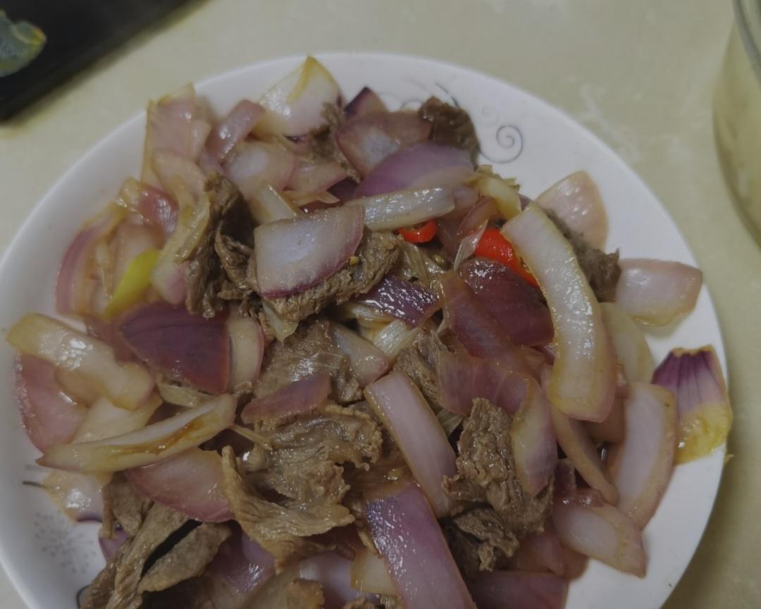 家常小炒—洋葱炒牛肉