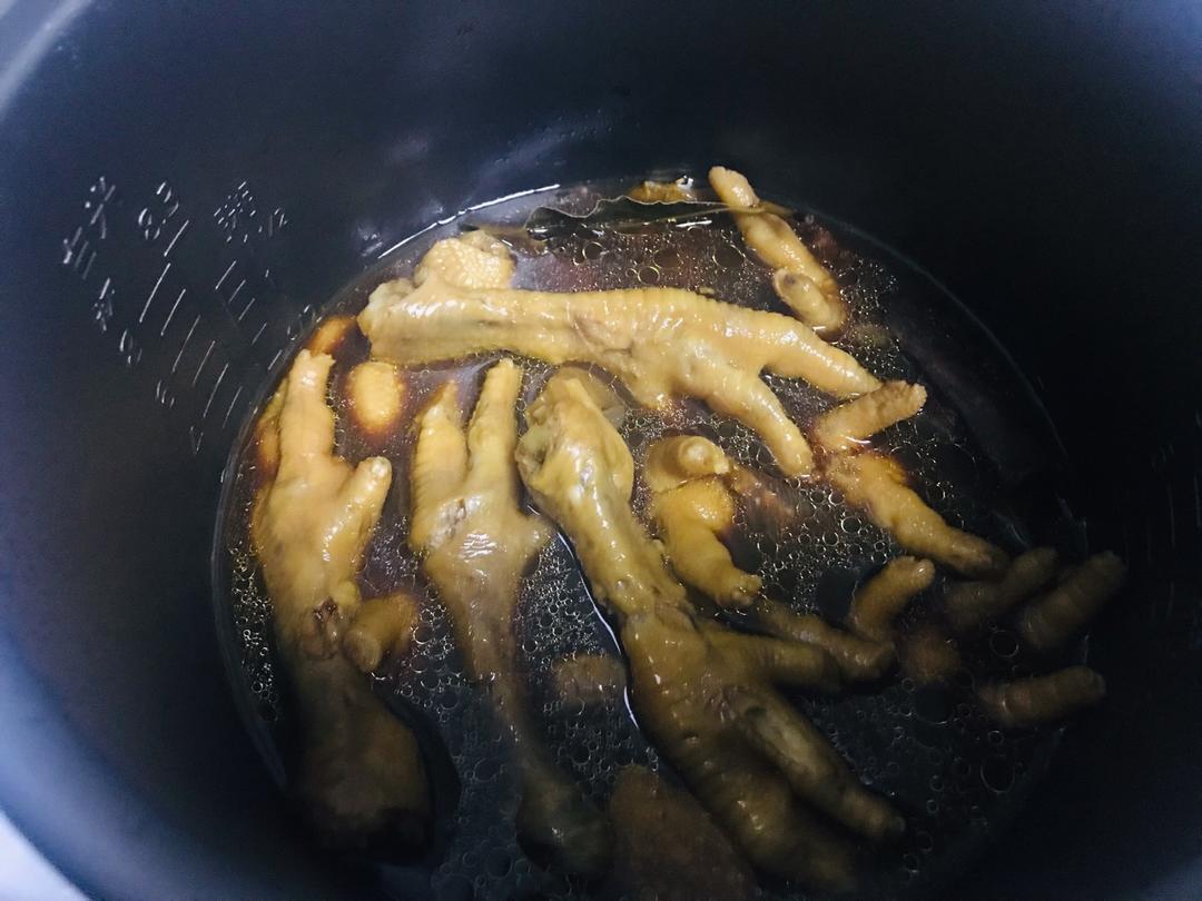 电饭锅脱骨红烧鸡爪