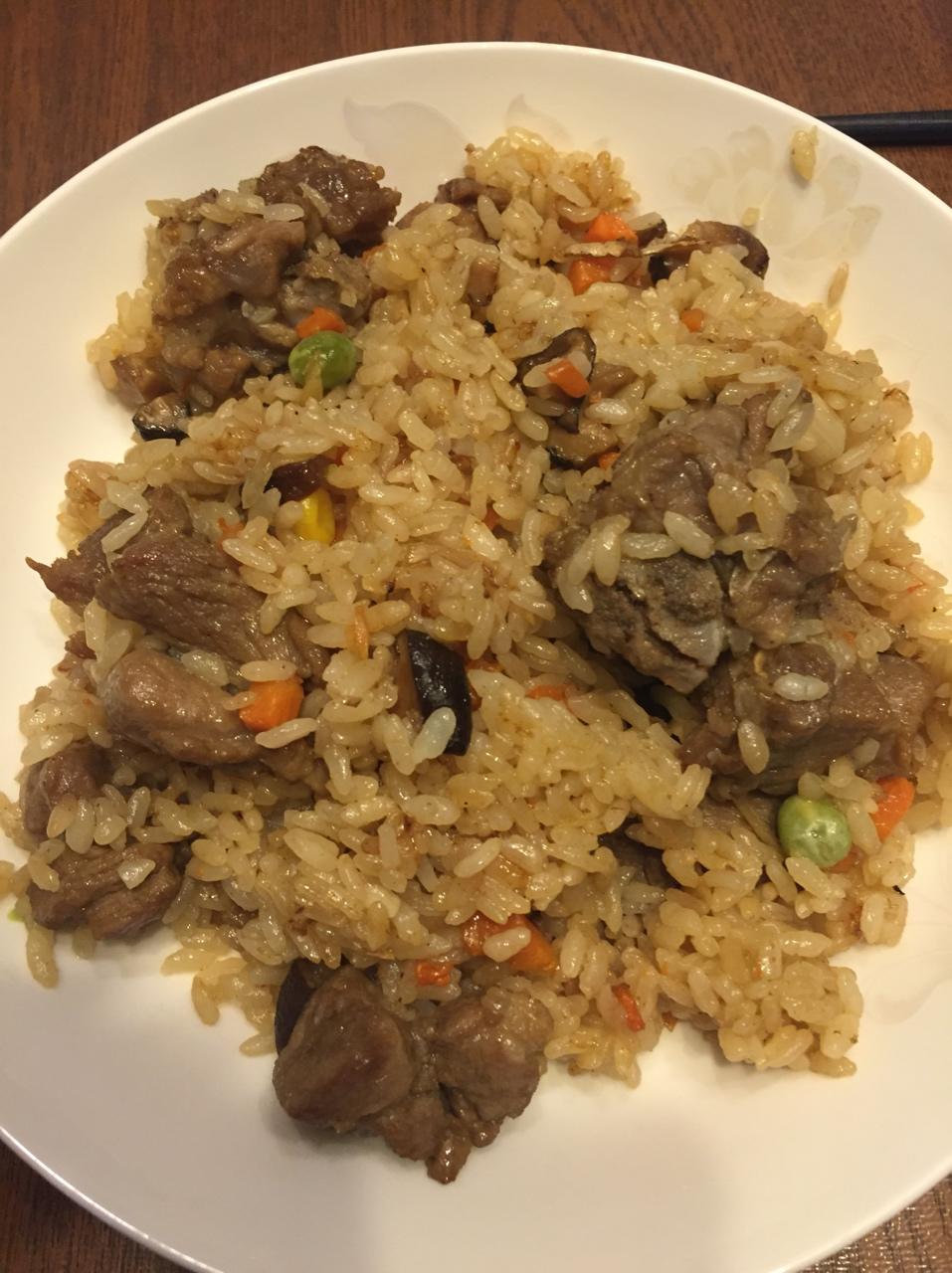 喷香排骨焖饭（爆好吃）