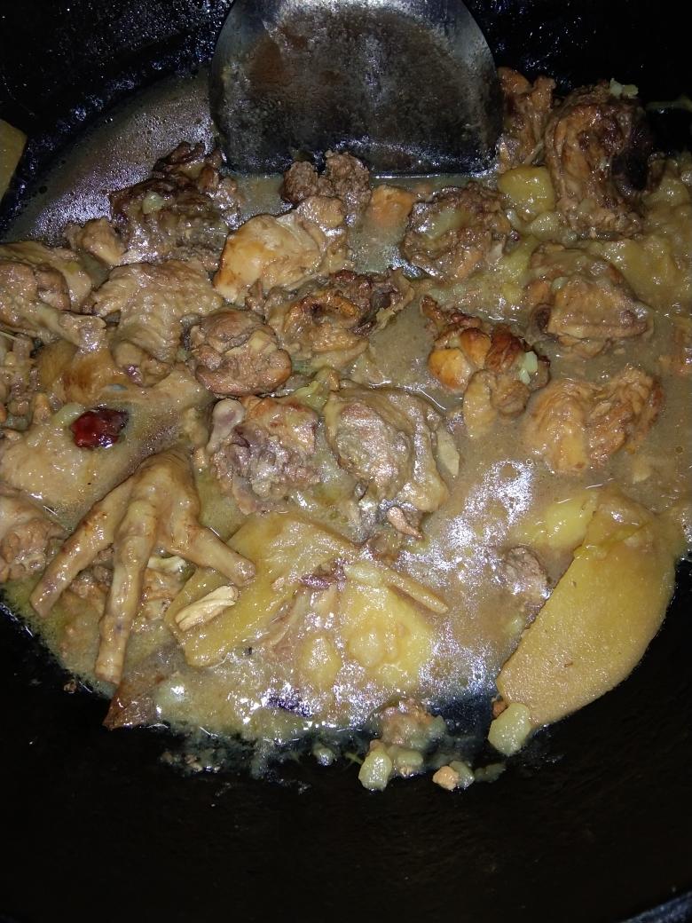 鸡腿炖土豆 上桌秒空盘 汤都喝干了！