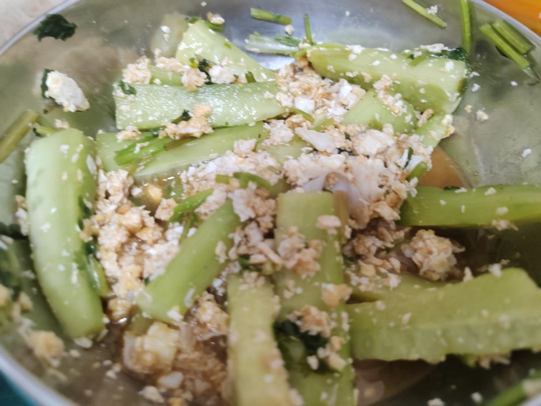 咸蛋黄凉拌黄瓜！