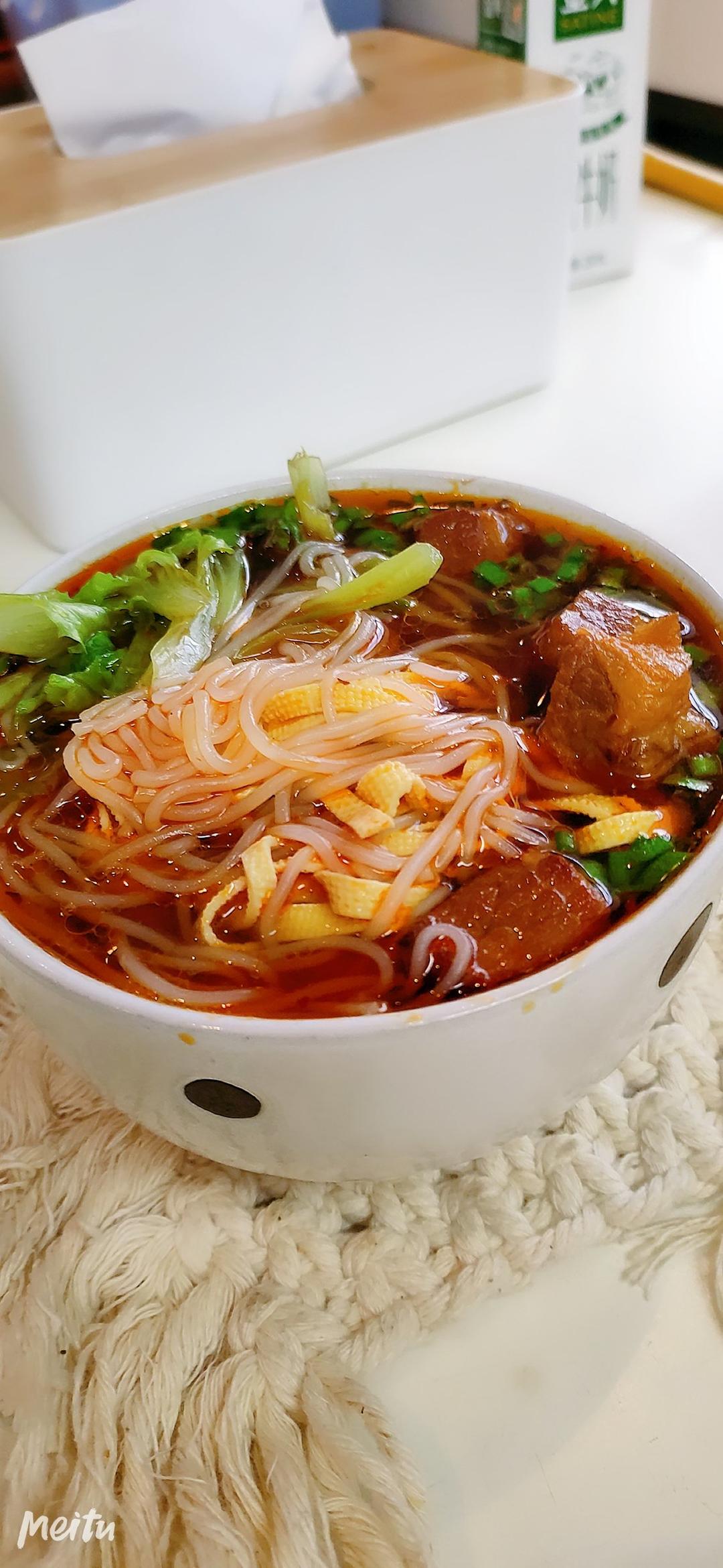 吃一次就忘不了的美味牛肉米线