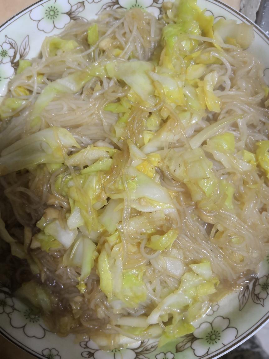 莲白炒粉丝的做法