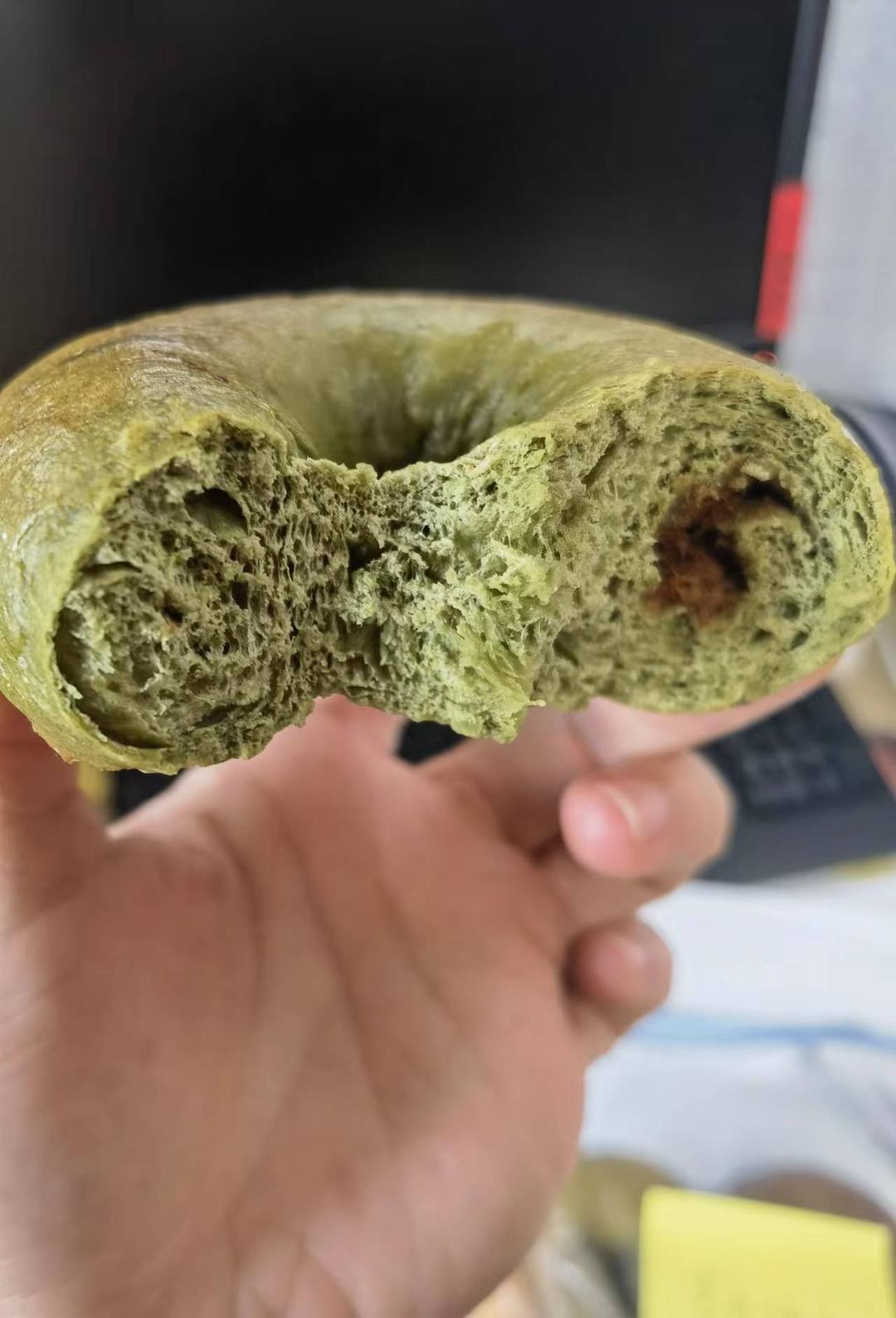 绿油油的抹茶红豆贝果