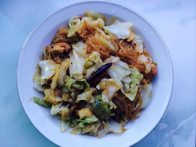 包菜粉丝炒鸡蛋