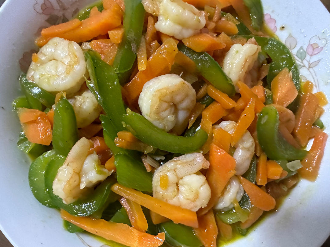 胡萝卜青椒炒虾仁