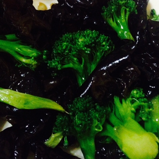 清炒木耳西兰花