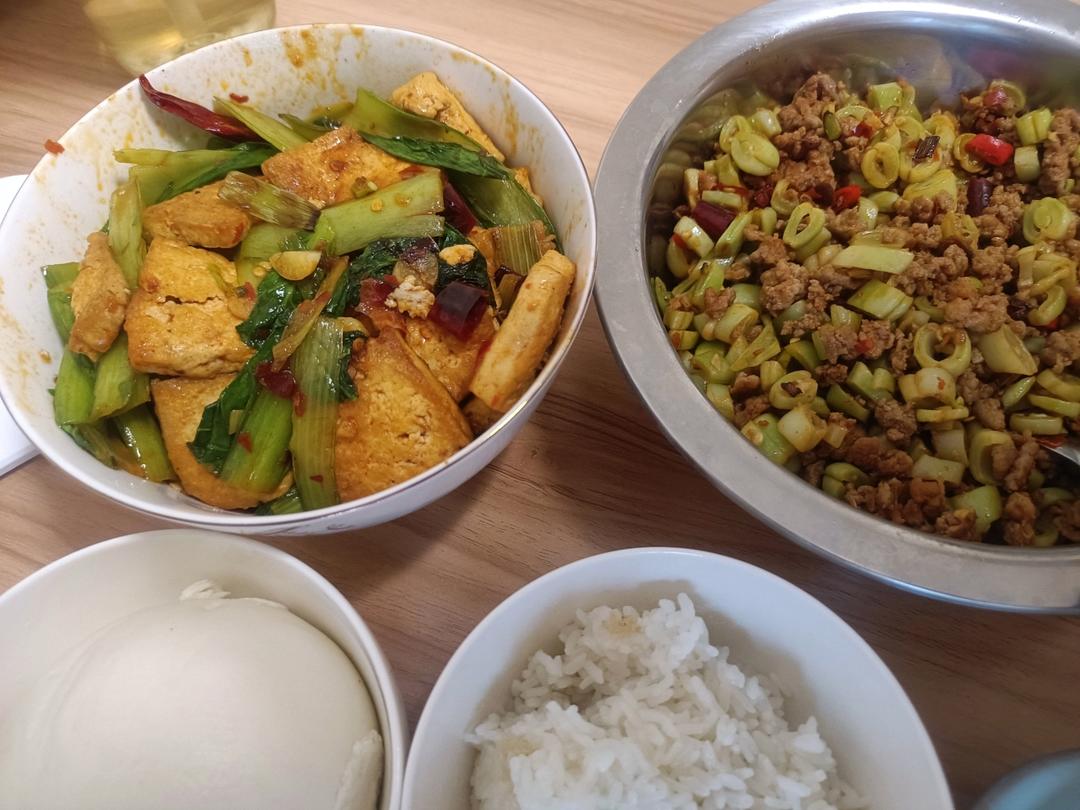 吃过一次就会爱上的－小白菜炖豆腐
