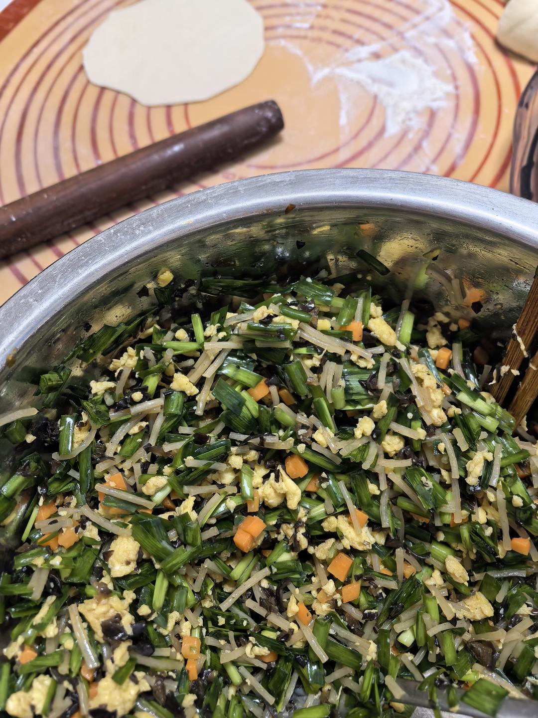 手边有啥菜就做啥馅的“素”包子