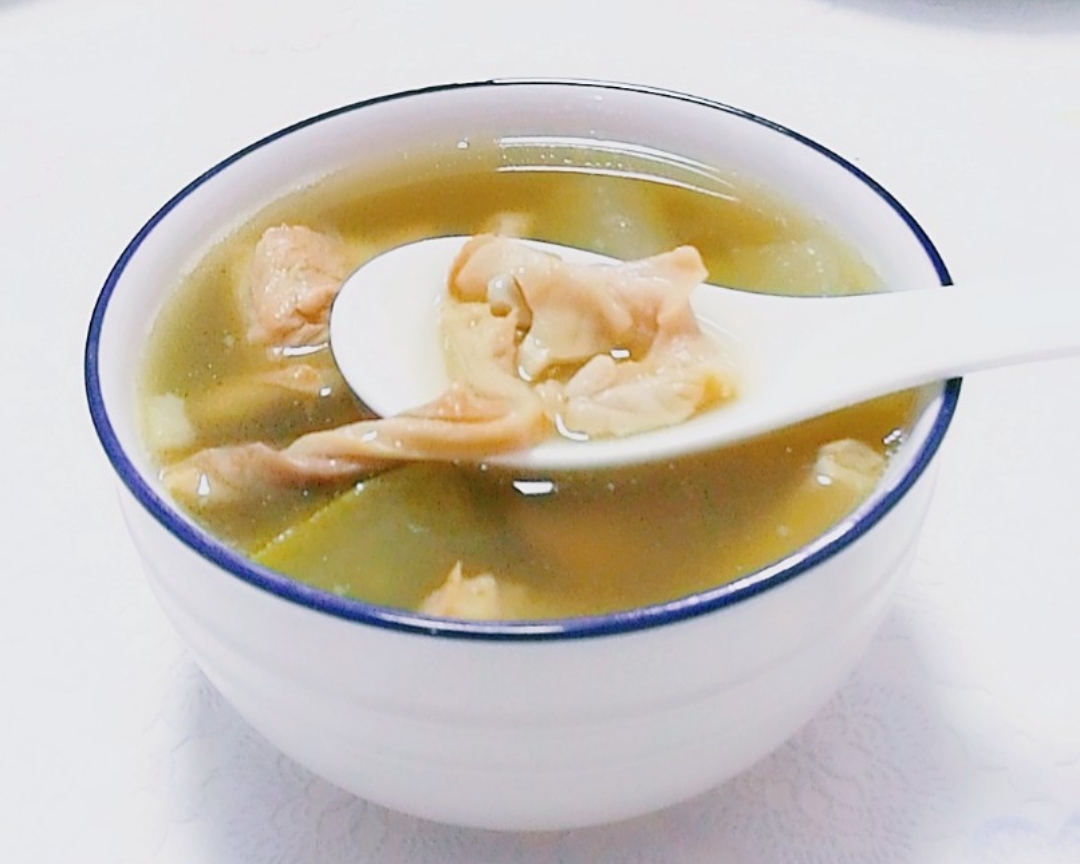 冬瓜薏米荷叶猪肚汤（原来粤菜师傅是这样焯水的）的做法