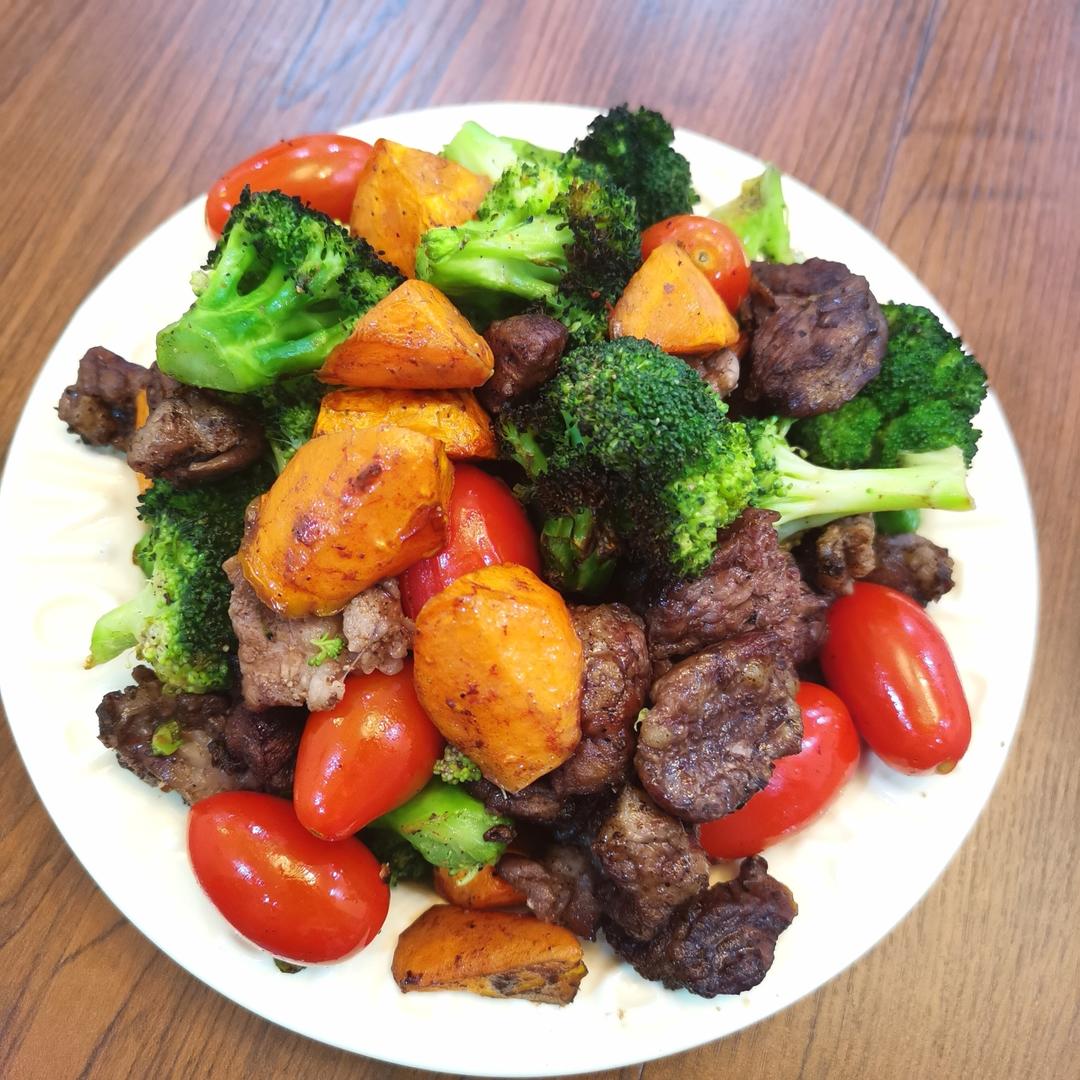 西餐店必备l🥦🥩烤时蔬牛肉粒了 终于吃上这口了